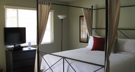 writers retreat - private bedroom